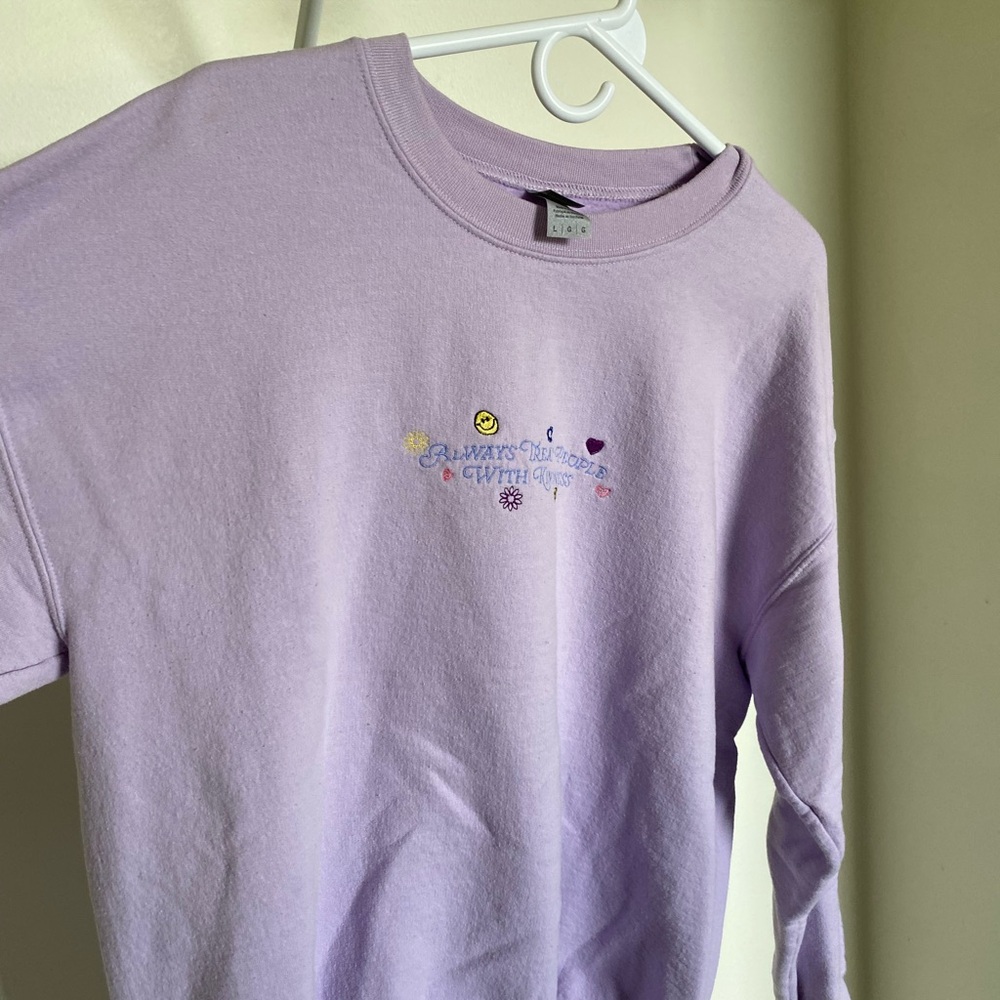 Gildan lavender quote crewneck large kindness
